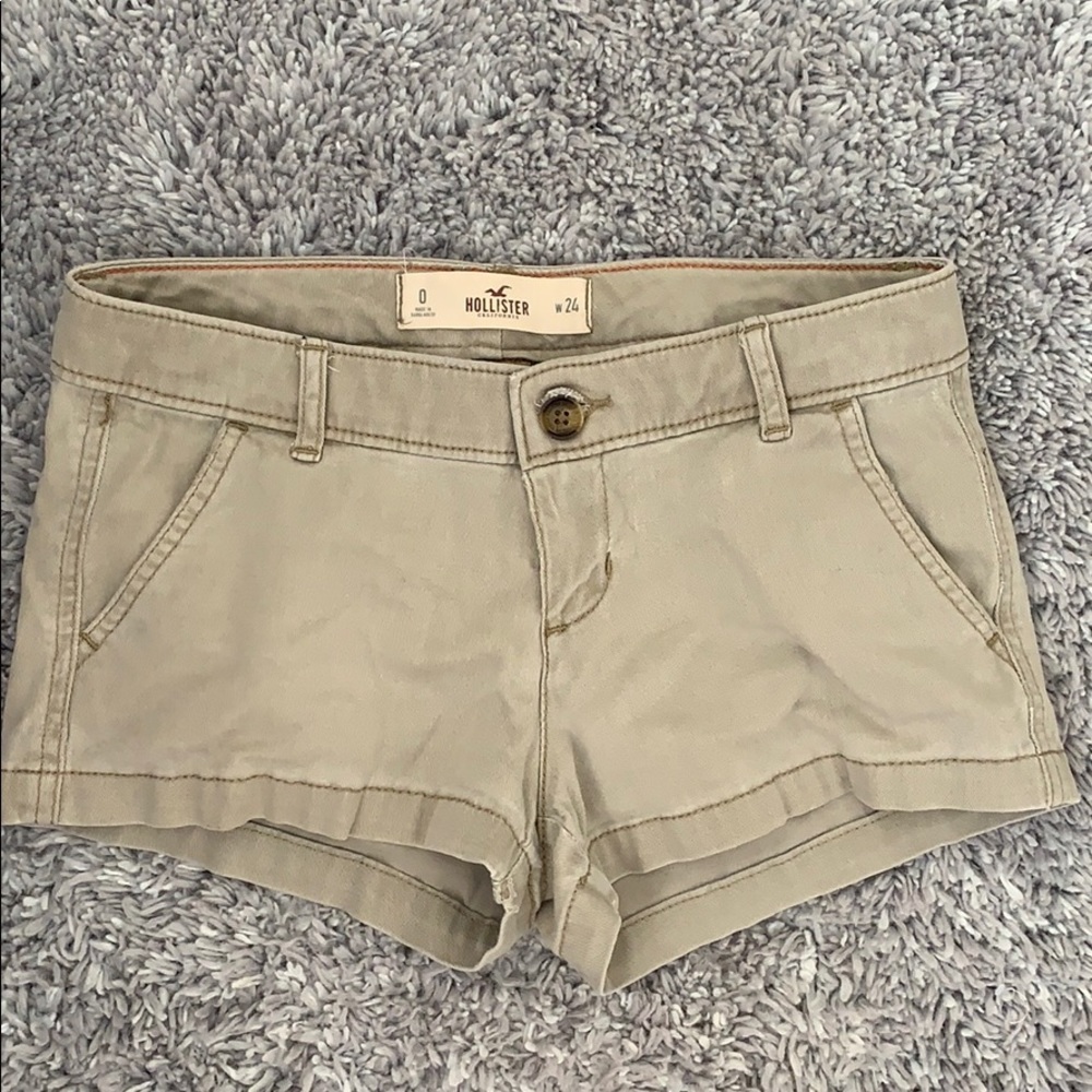 Hollister khaki shorts
